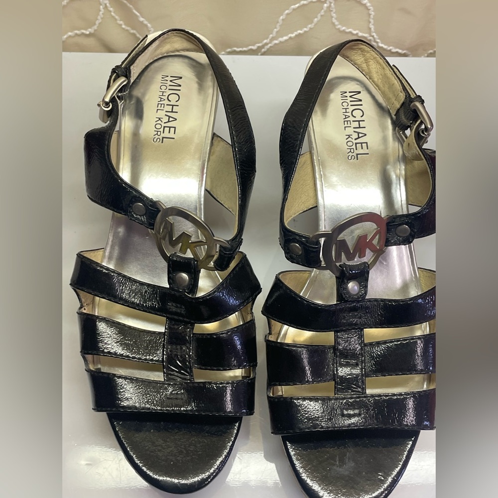 michael kors size 8.5 platforms
